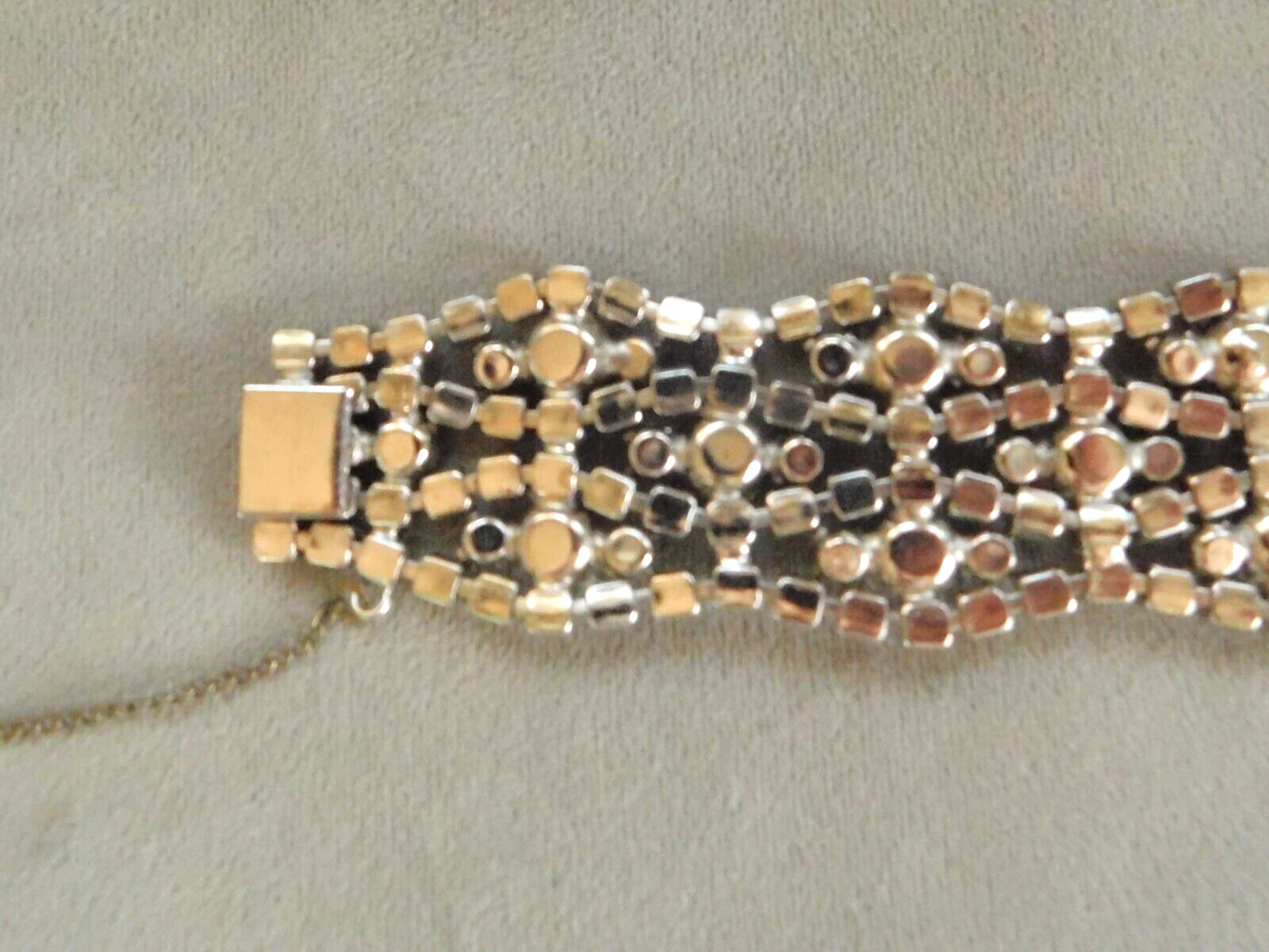 VINTAGE ART DECO LIGHT GRAY and CLEAR RHINESTONE CUFF BRACELET 7 1/4″ long