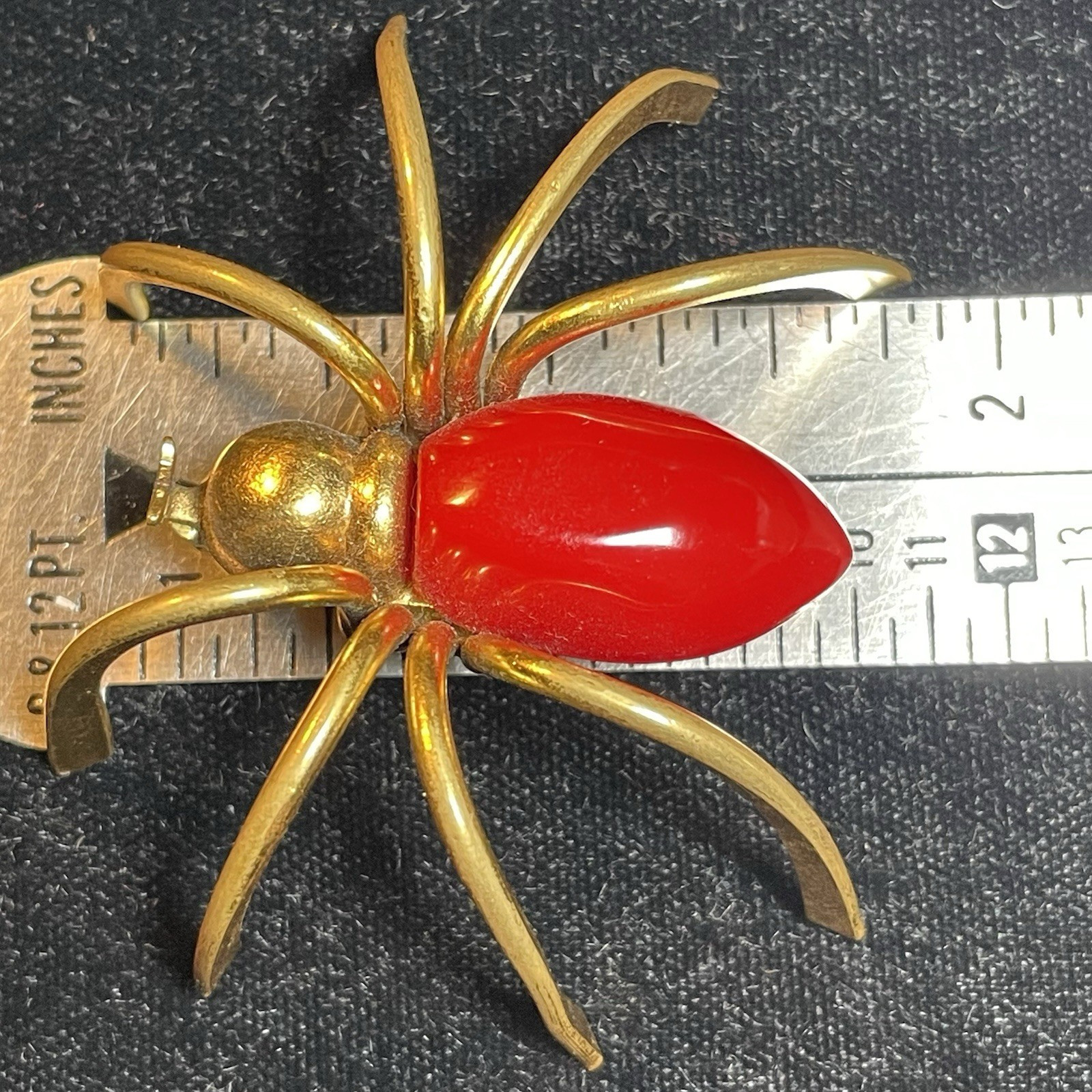 VTG 1930s-40s SPIDER BROOCH CHERRY RED BAKELITE & GOLD PLATED BRASS BODY MINTY!