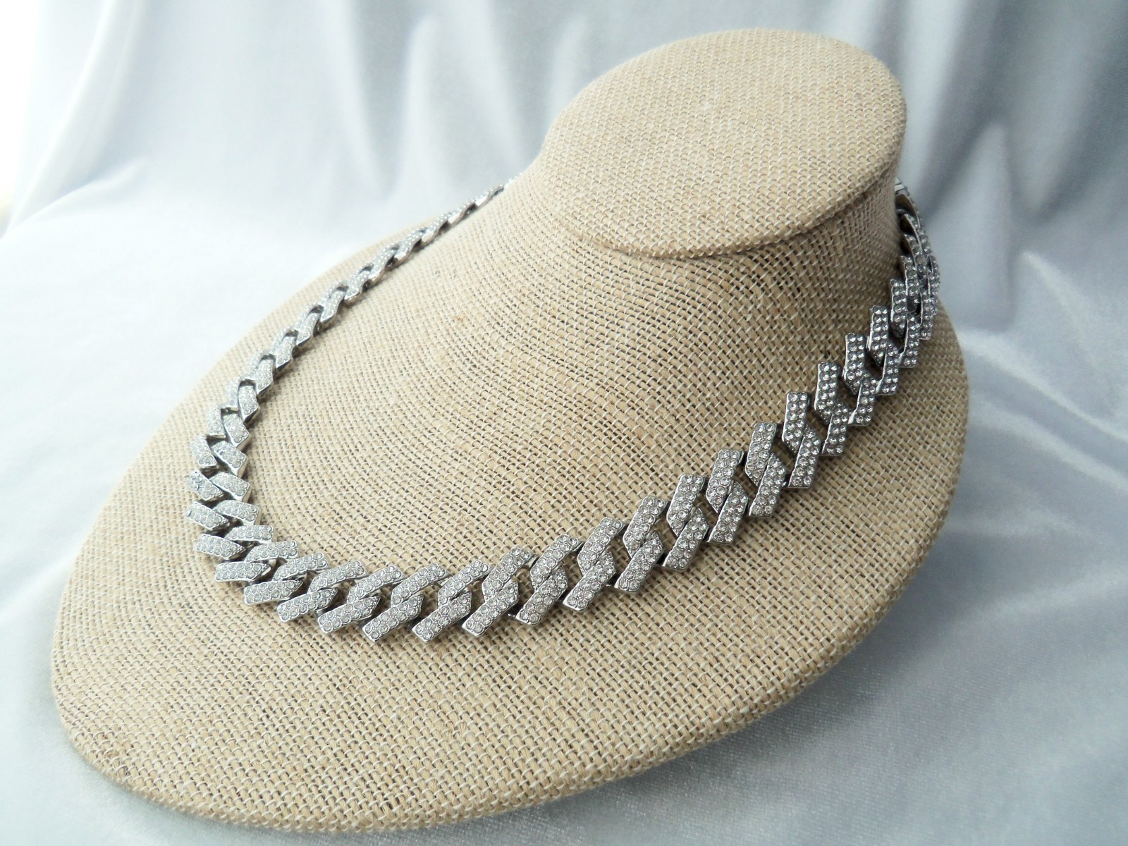 Pave Crystal Rhinestone wide Link Chain Collar Silvertone Necklace