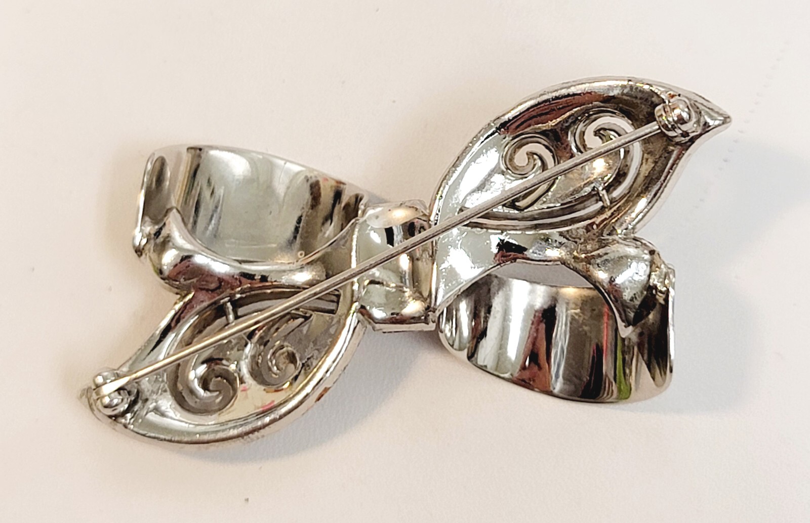 Vintage Large Rhodium Red Clear Rhinestone Bow Brooch Reja Boucher Style