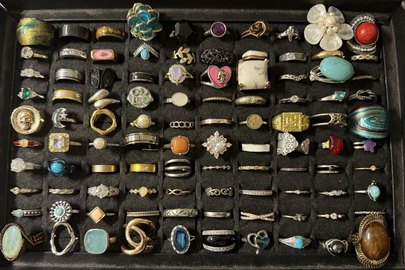 100 Piece Variety Costume Jewelry Ring Lot Unsigned Silver Gold Tones