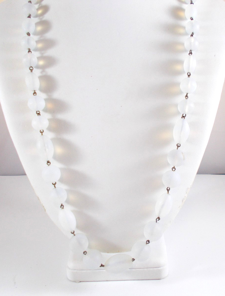 VTG Art Deco Style Opalescent Frosted Glass Graduated Bead Necklace