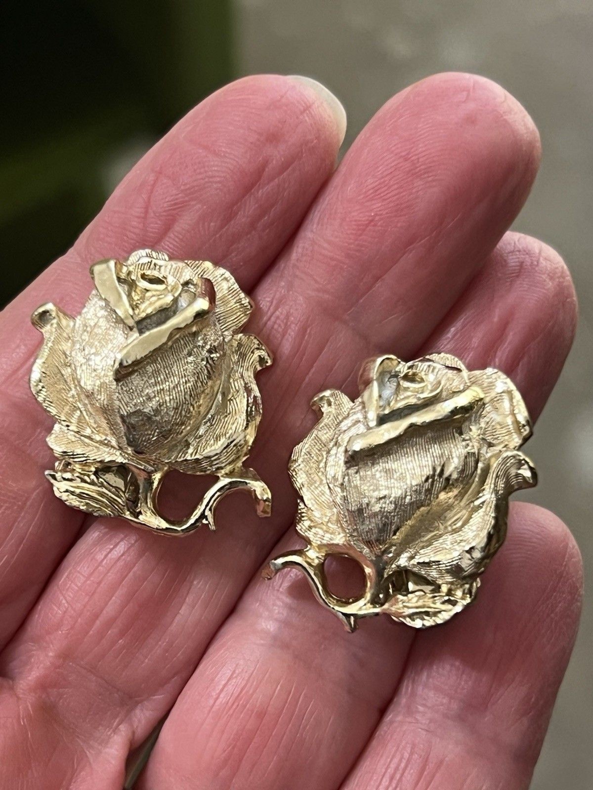 Vintage Rose Bud Gold-tone Clip Earrings Brushed Botanical Floral