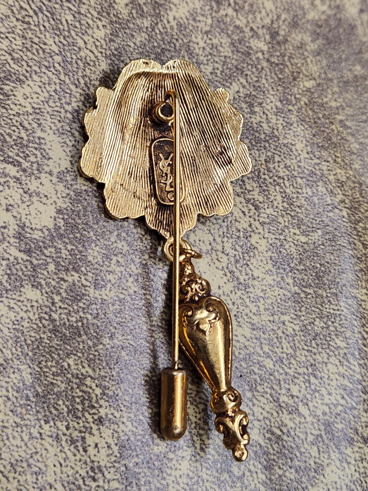 VTG Yves Saint Laurent Gold Tone Scalloped Seashell & Charm Lapel Hat Stick Pin