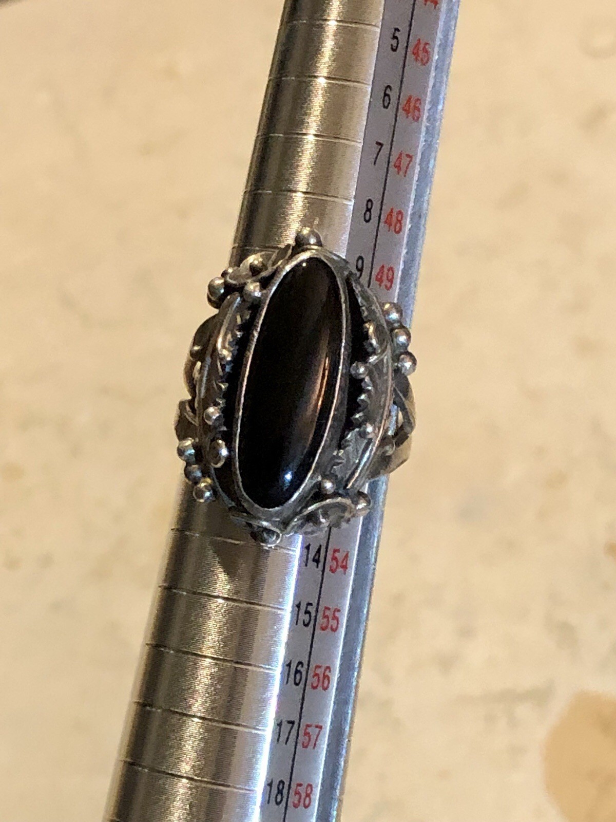🌿🌺 VINTAGE Oval 925 STERLING SILVER Black Onyx SOUTHWESTERN Flower Leaf Ring