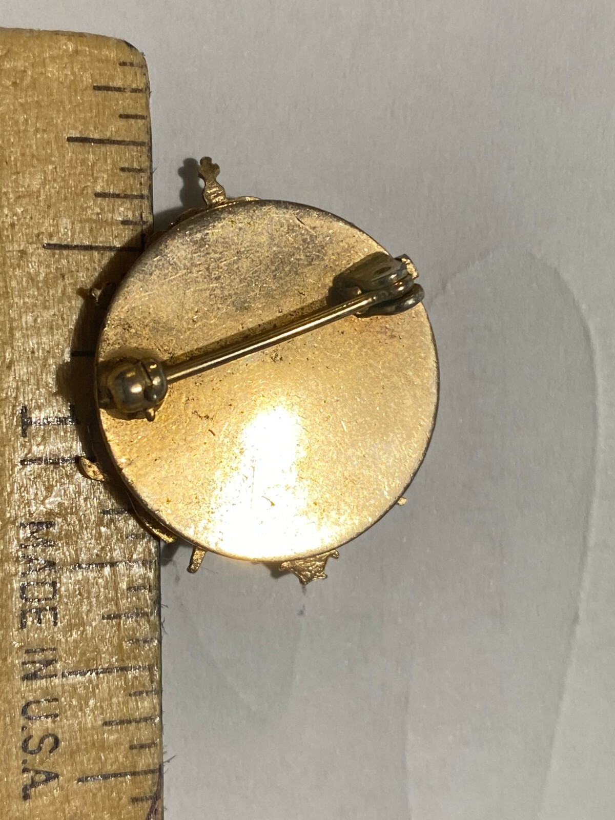 UNKNOWN MEDAL EMBLEM PIN FEATURING LION AND CROWN – BELGIUM? WITH ENAMEL