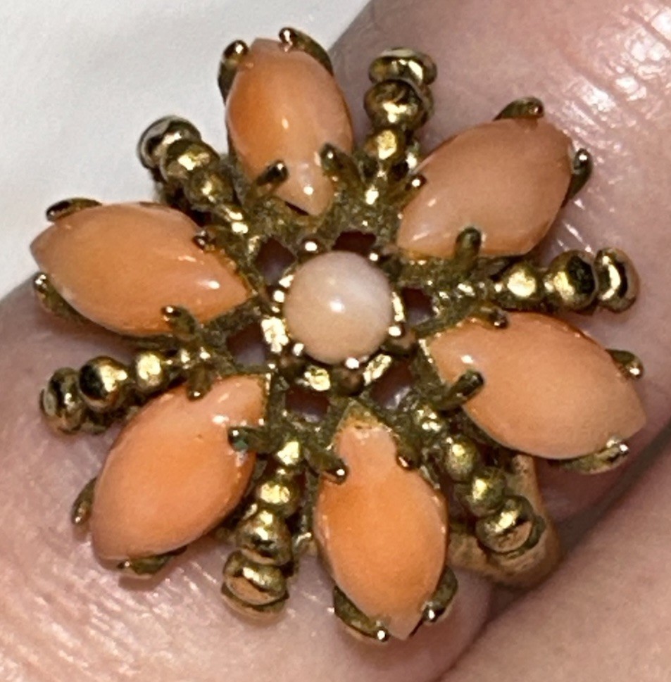 Vintage Angel Skin Coral Flower Ring Gold Tone Hawaiian Estate Size 5.75 1960’s