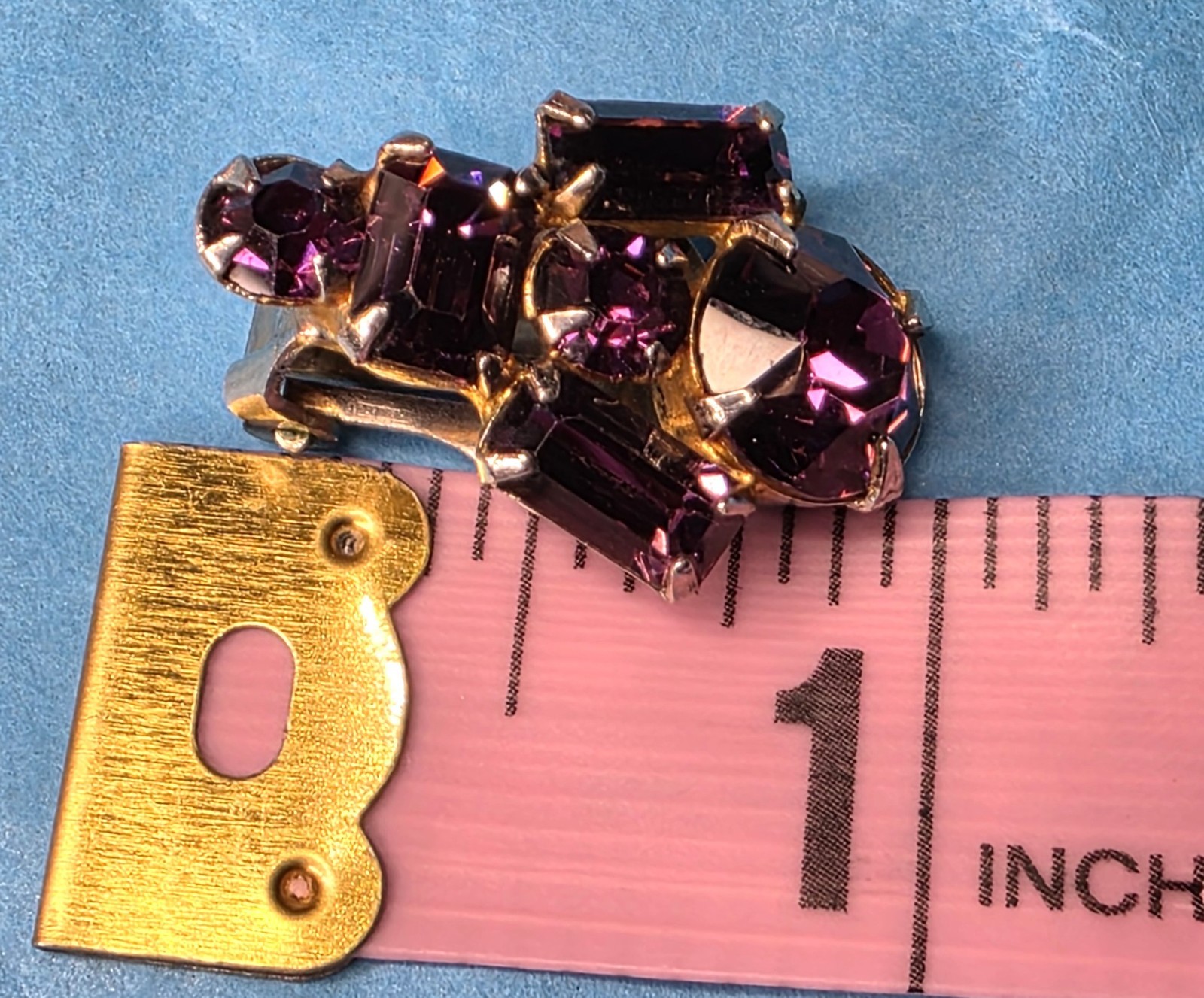 VTG Julianna Alexandrite Glass/Heliotrope Earrings in Purple