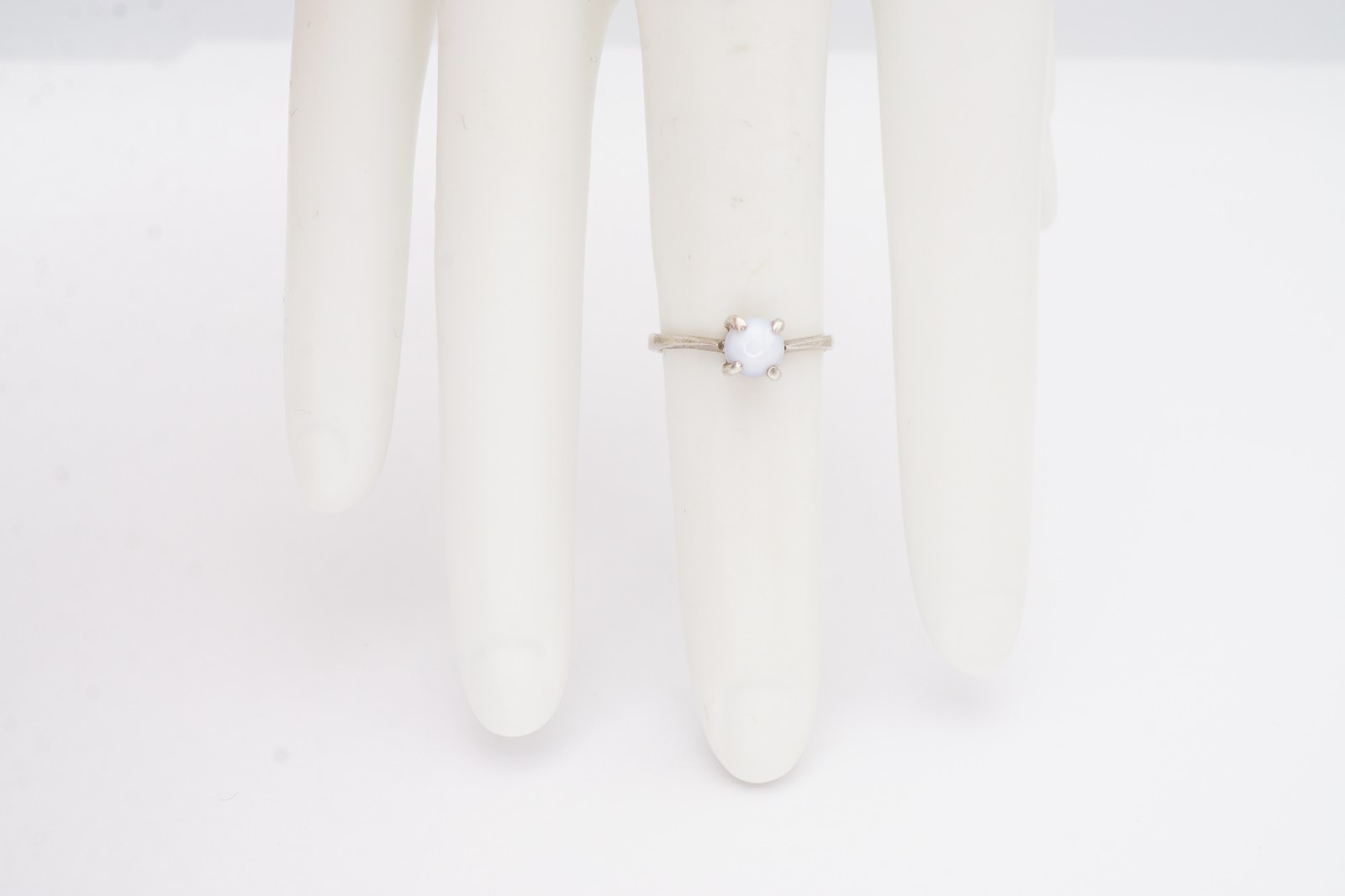 Vintage Sterling Silver 925 White Stone Ring Size 4.25