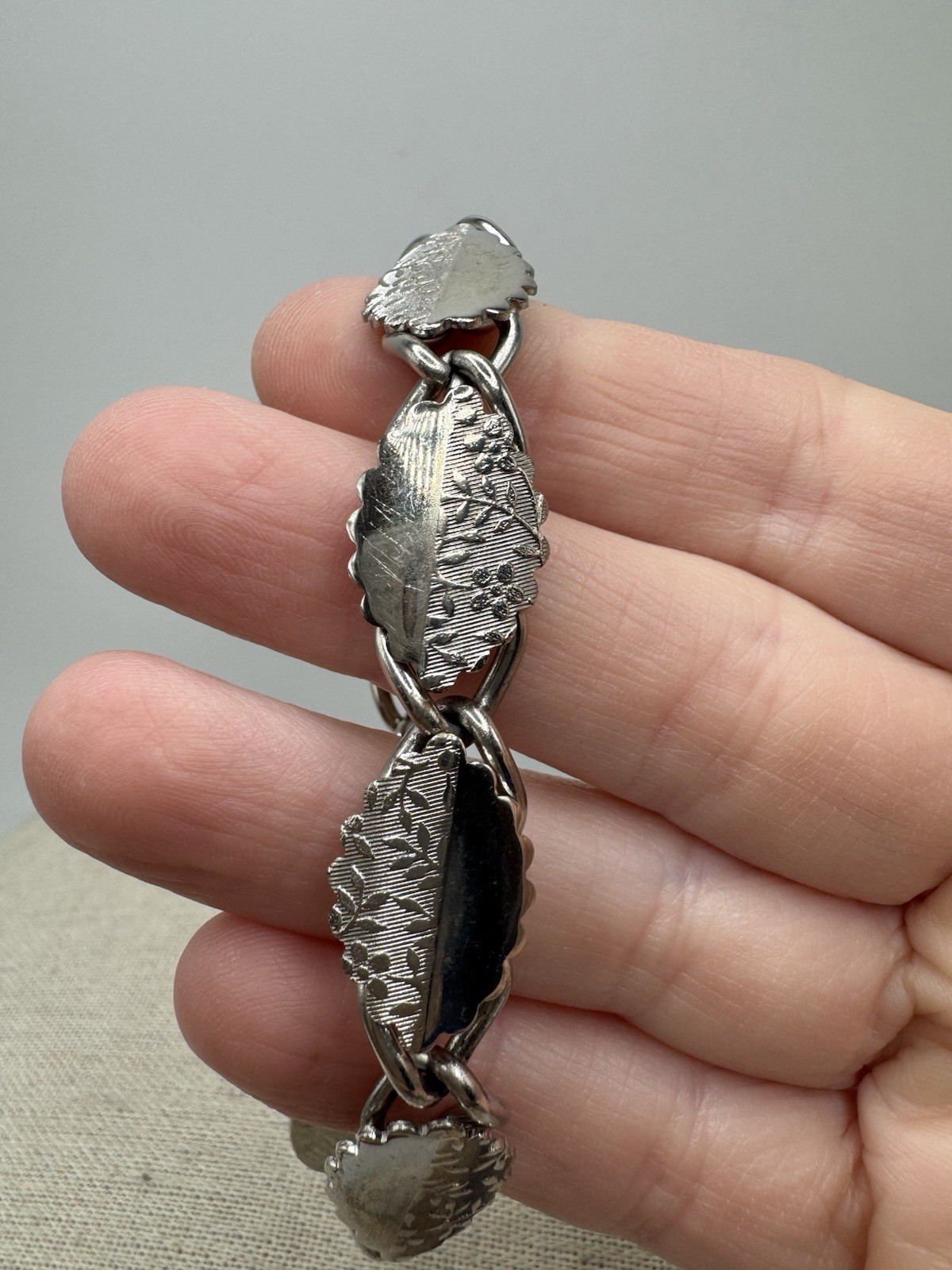 Vintage Silver Tone Necklace & Bracelet Set