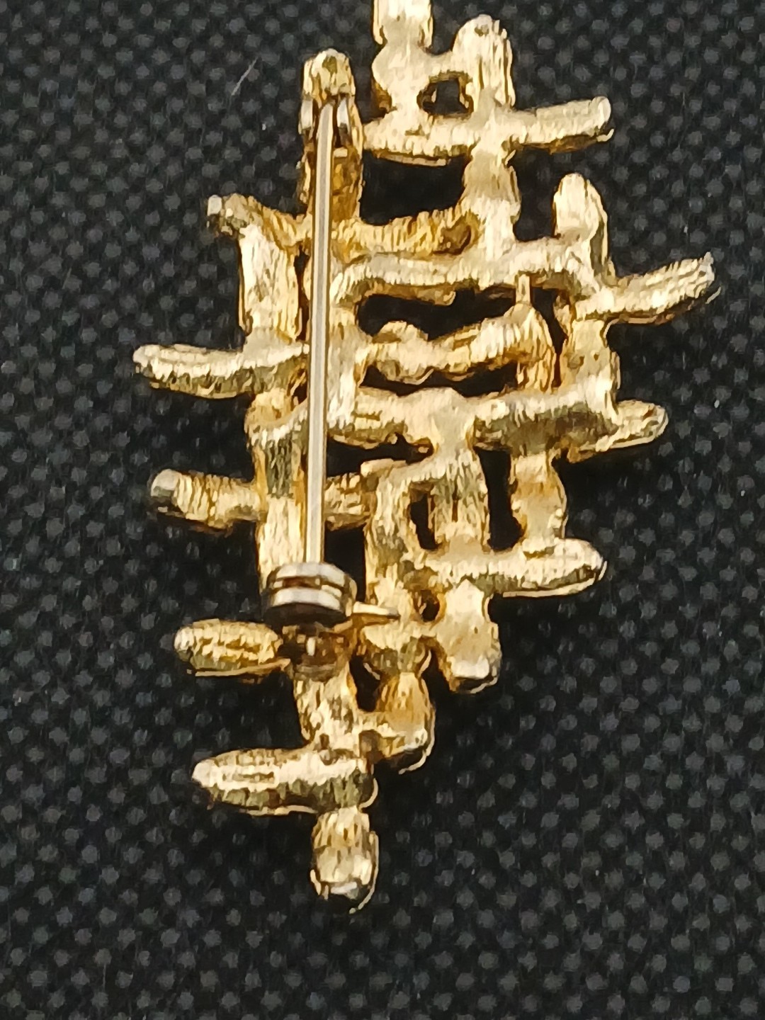Unique goldtone lattice metal work brutalist faux pearls & rubies brooch