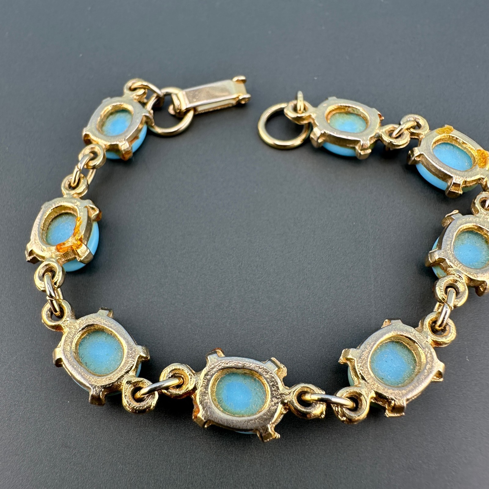 Vintage Bracelet Blue Milk Glass Gold Tone Oval Links MCM 6.5″ Faux Turquoise