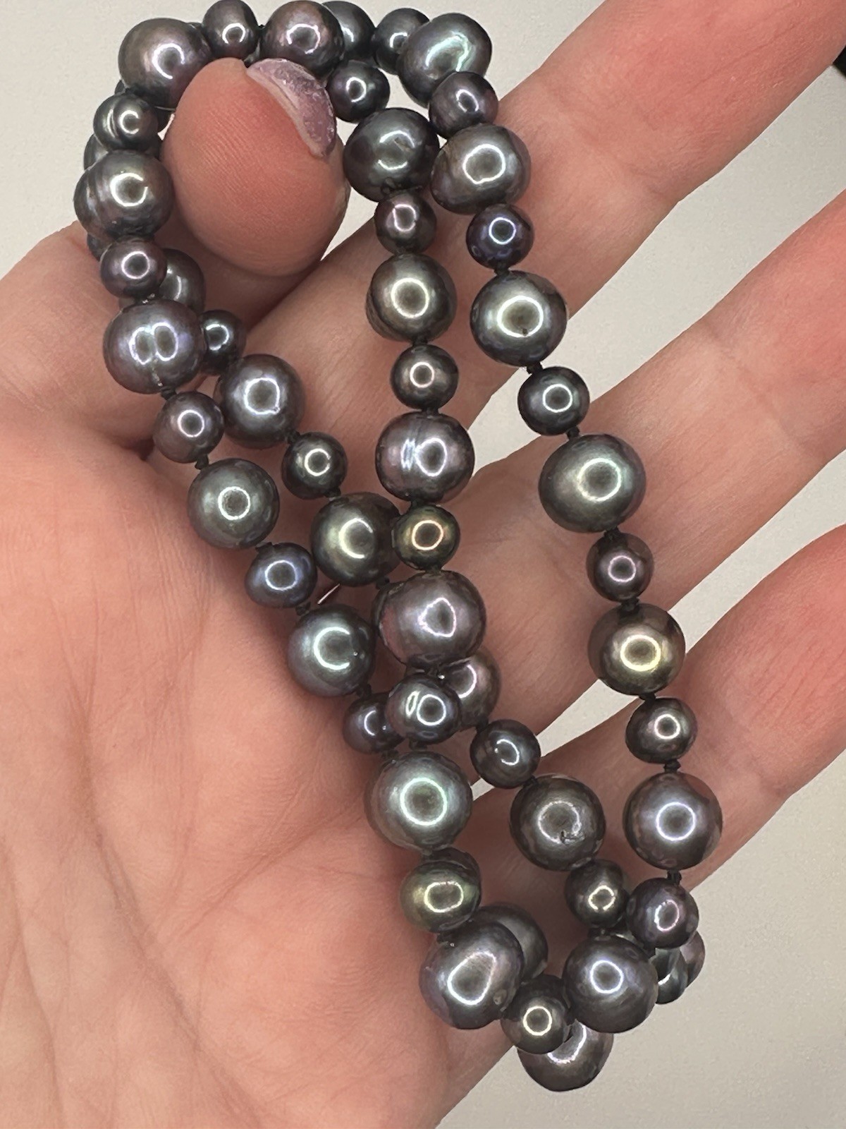 Beautiful Pearl One Strand Necklace No Clasp 17” Long. Beautiful Color