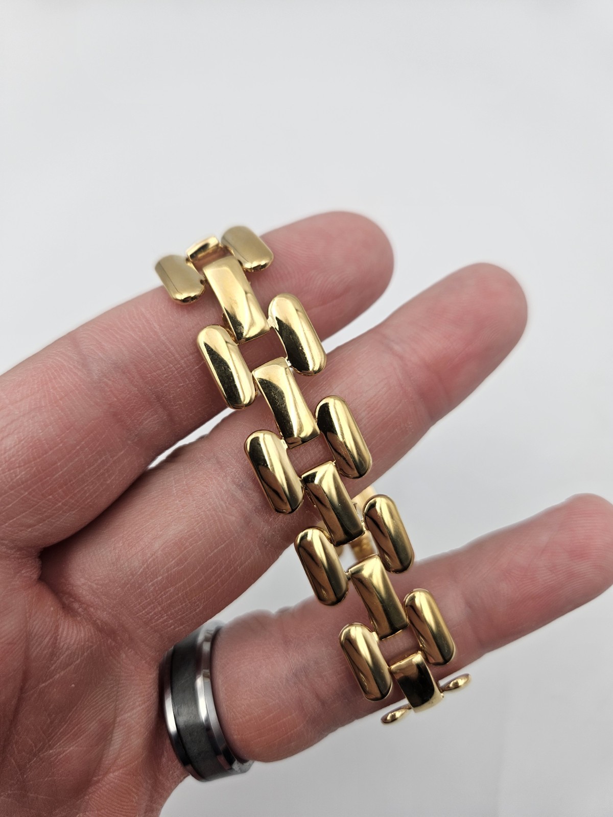 Vintage Bijoux Givenchy Gold Tone Panther Link Bracelet 8″