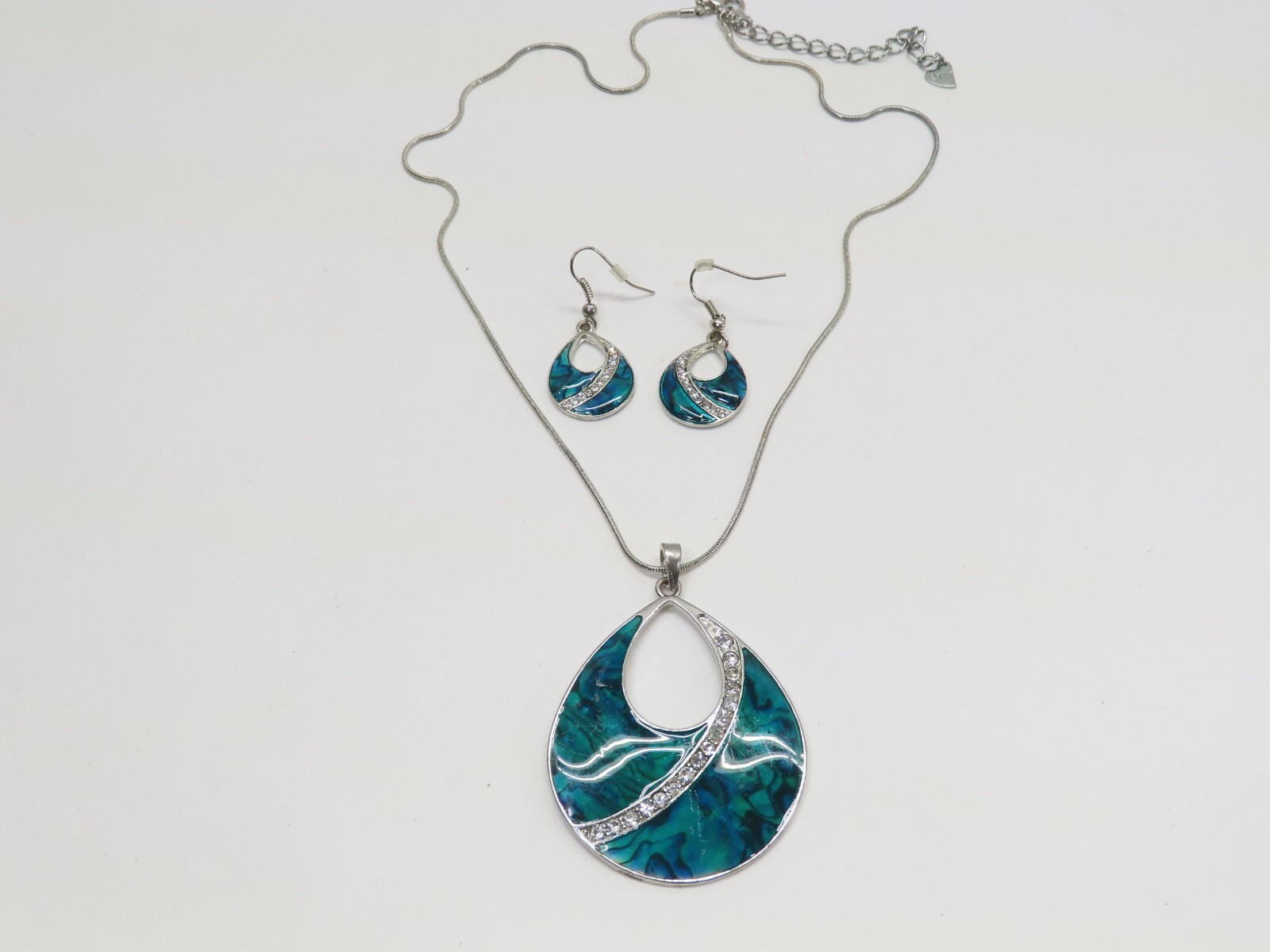 Enamel Rhinestone Jewelry Set Necklace Earrings Silver Tone Gorgeous D2612