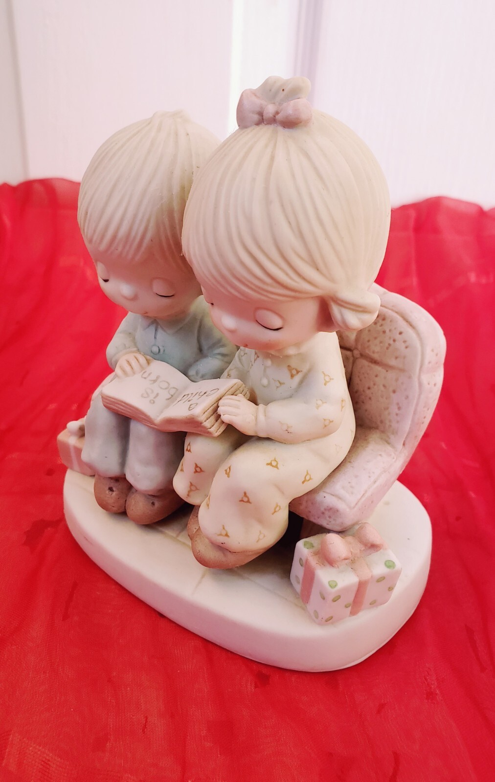 Vintage Collectible 1978 Jonathan David A CHILD IS BORN ENESCO Porcelain Figure