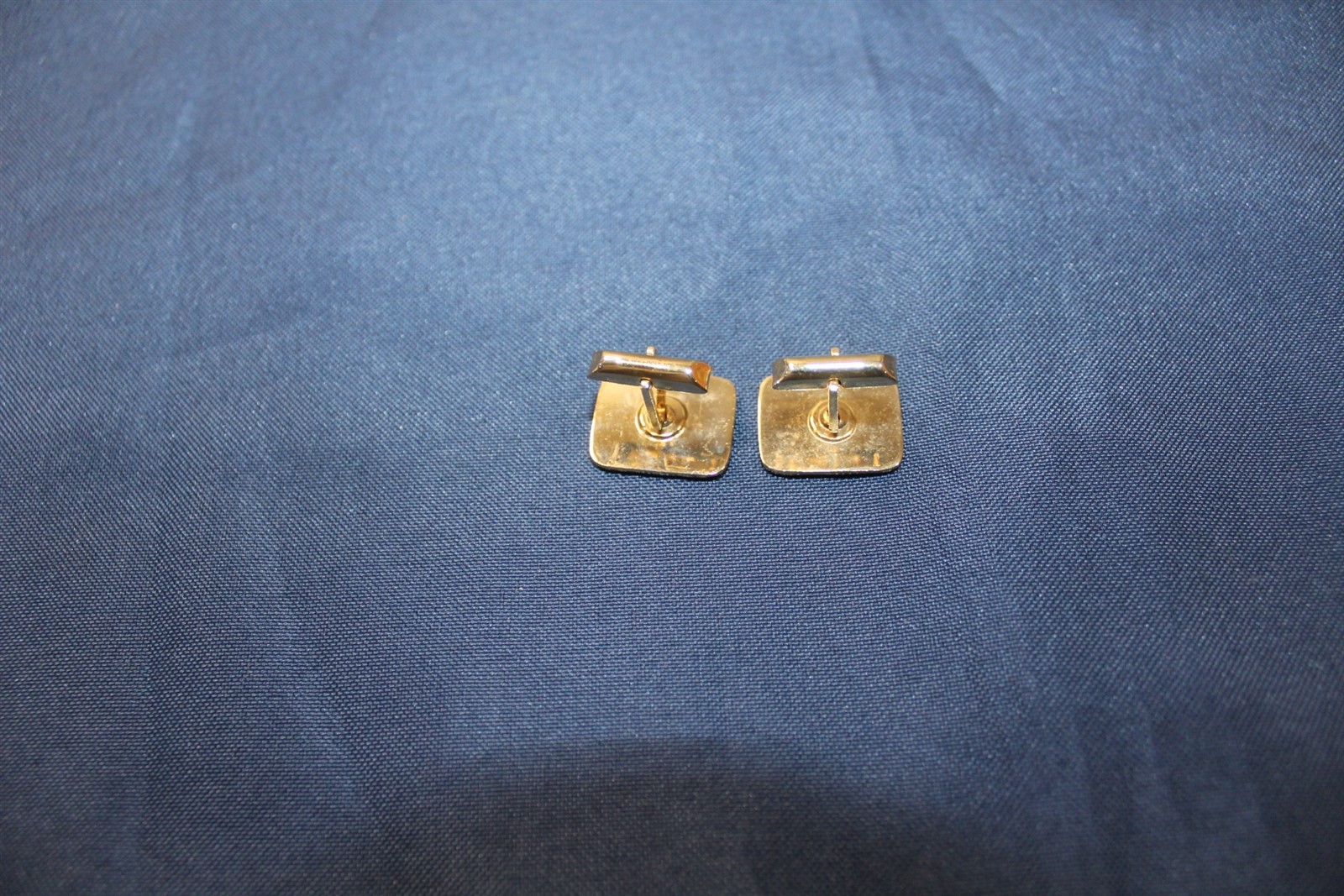 Collect Vintage Cufflinks Lions International Gold-Tone Alloy