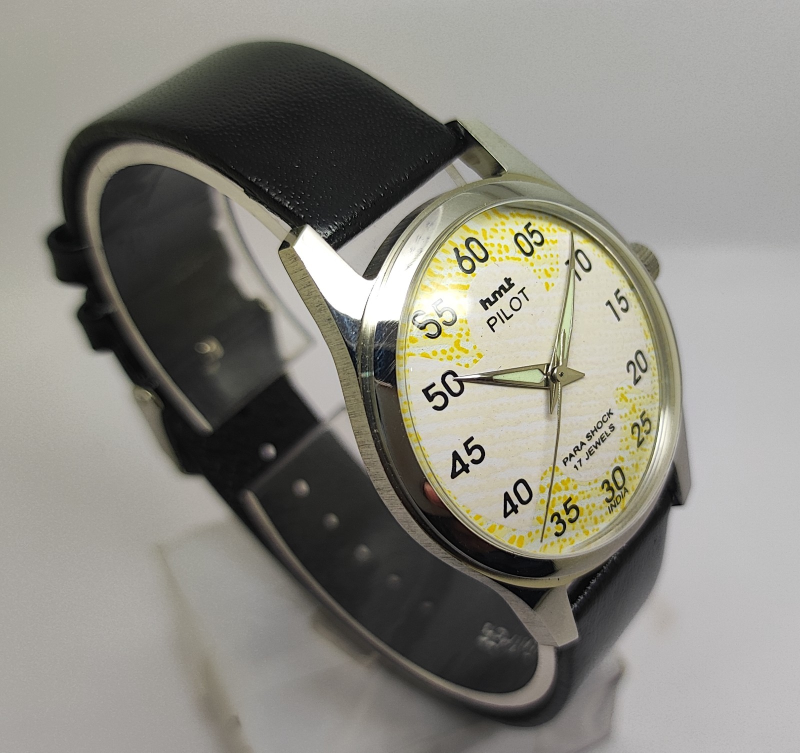 Vintage Hmt Pilot White Dial 17 Jewels Para Shock Mechanical hand winding Watch