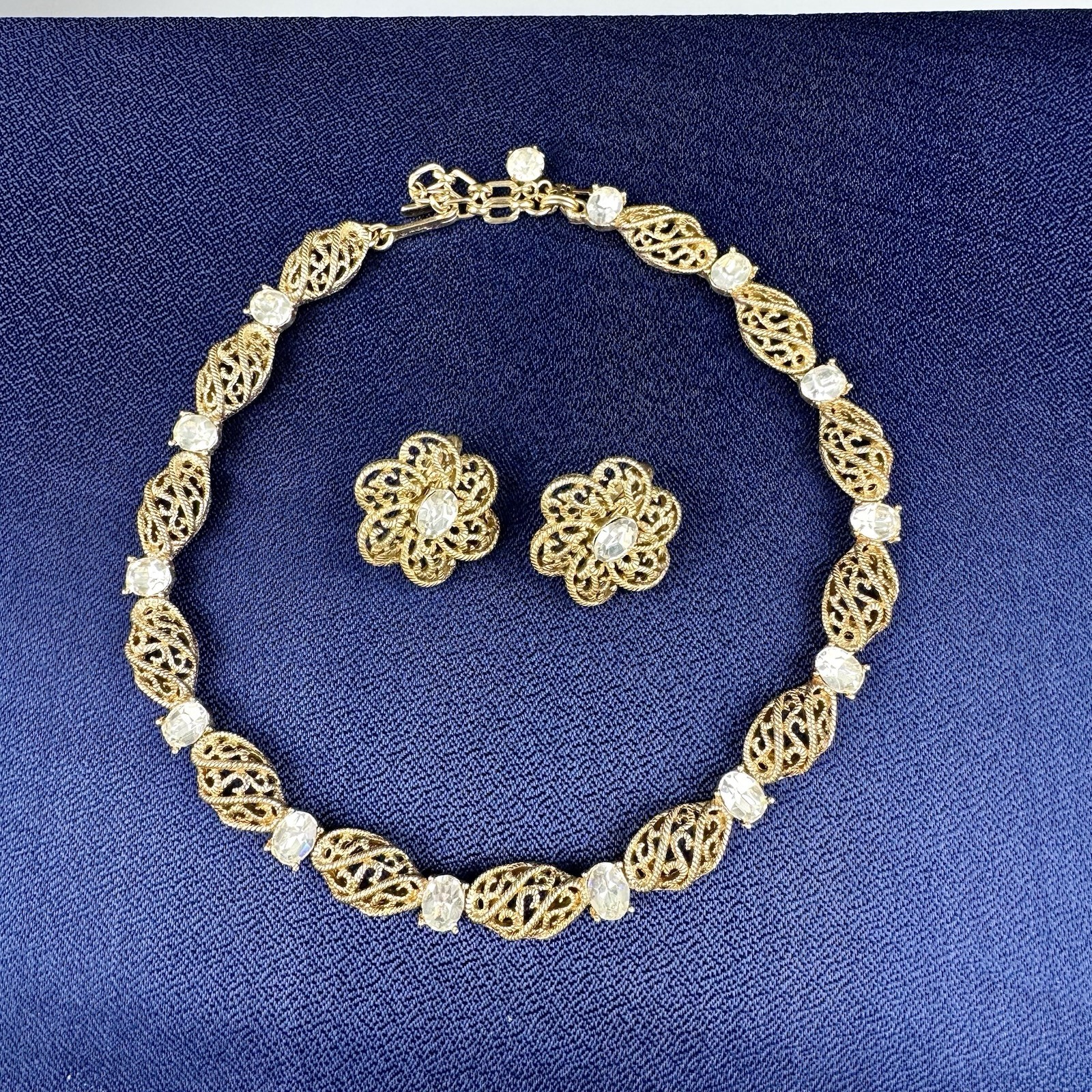 Vintage Crown TRIFARI Gold Tone Necklace & Clip-On Earrings Set ~ Excellent!