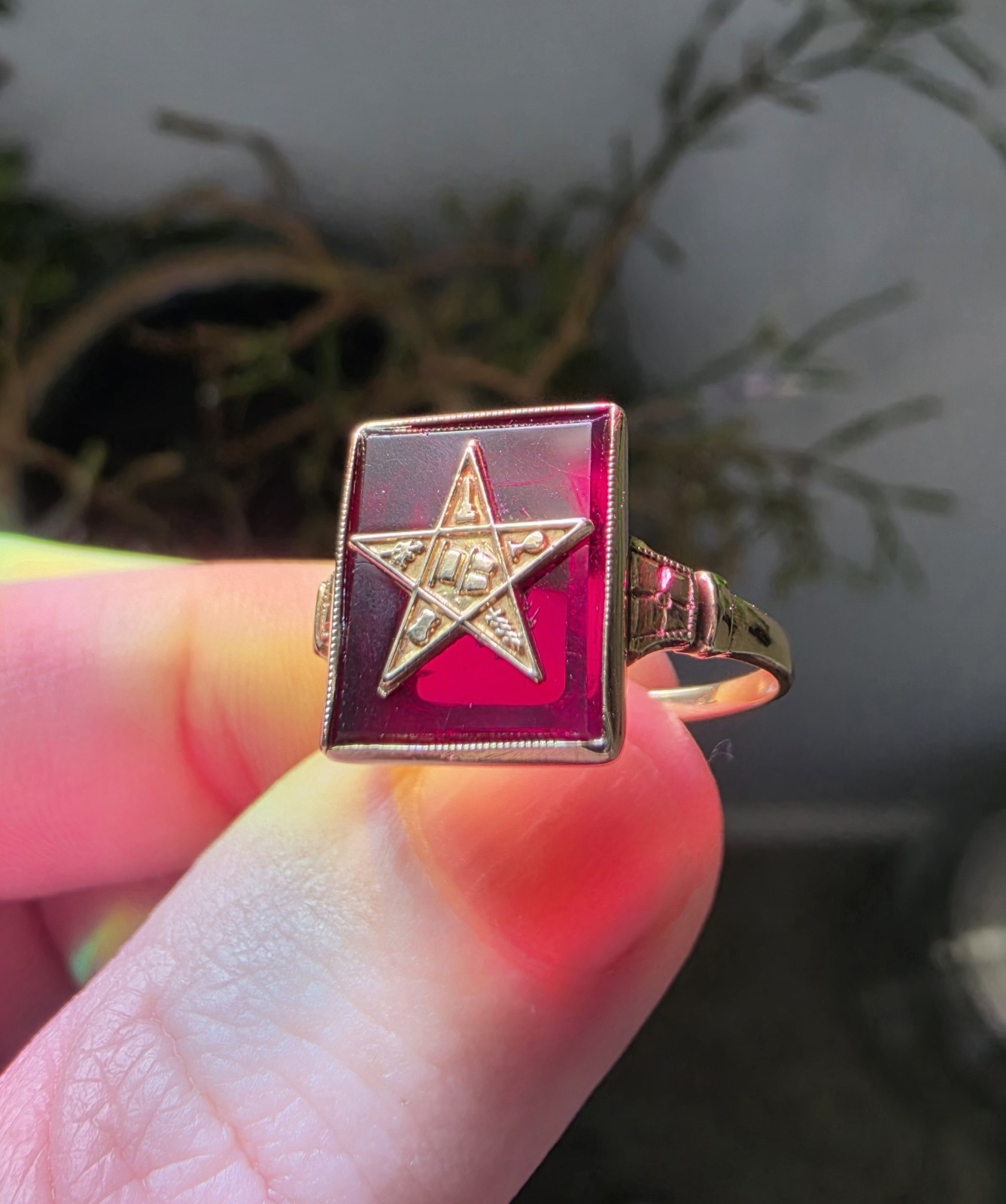 Antique 10k Yellow Gold Eastern Star Ring Size 7 With Red Stone Garnet Art Deco