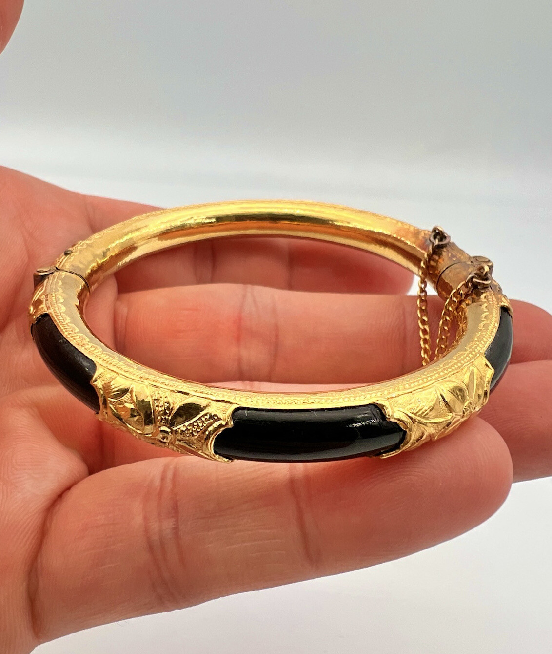 Antique Chinese 24K Yellow Gold Black Gem 8mm 6.5″ Hinged Bracelet Bangle 26.9g