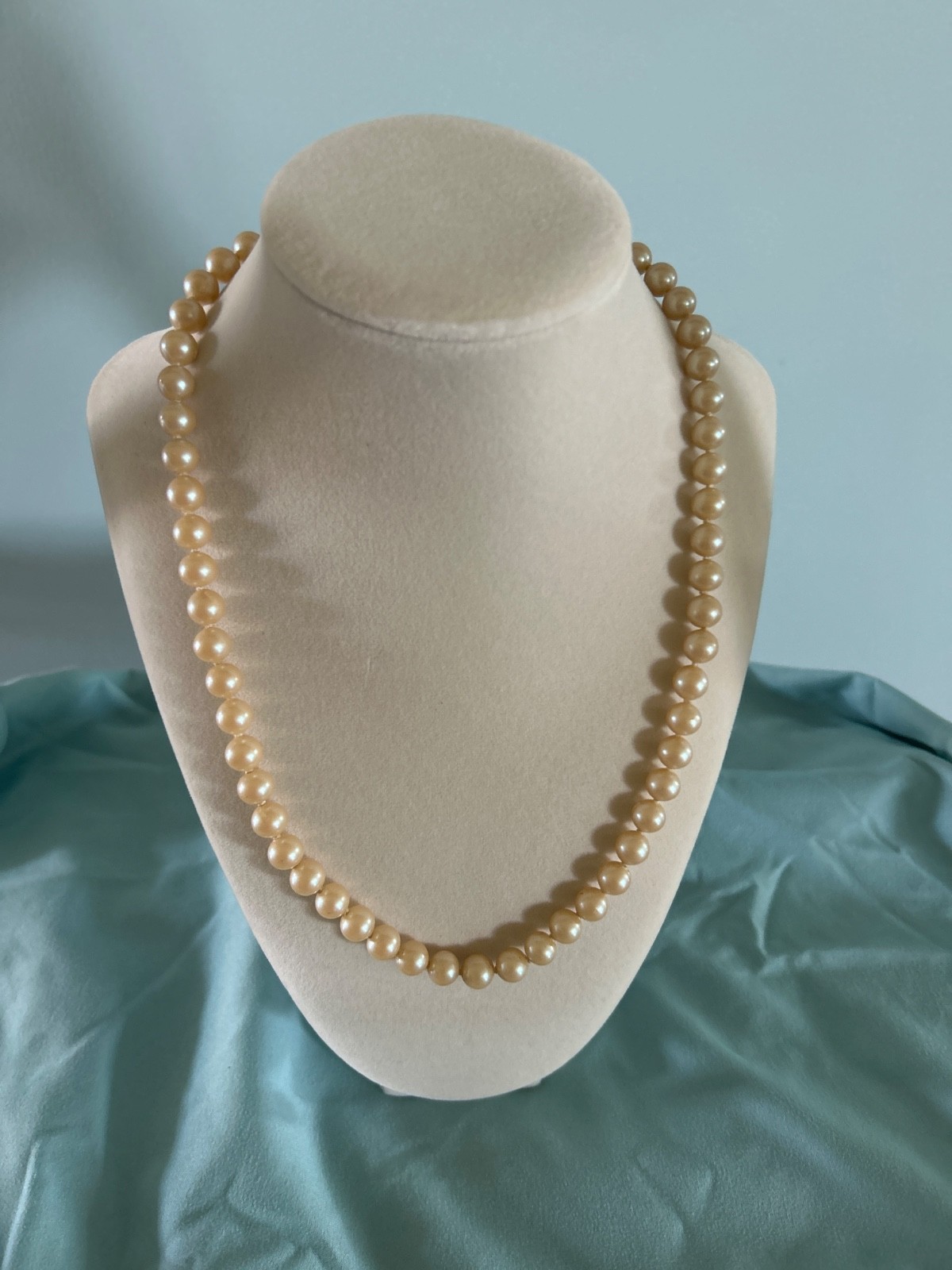 Vintage one Strand Cream Faux Pearls