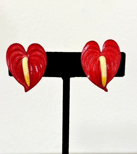 VTG 1940s Carved Wood Enameled ANTHURIUM TROPICAL FLOWER Pin Brooch Earrings Set