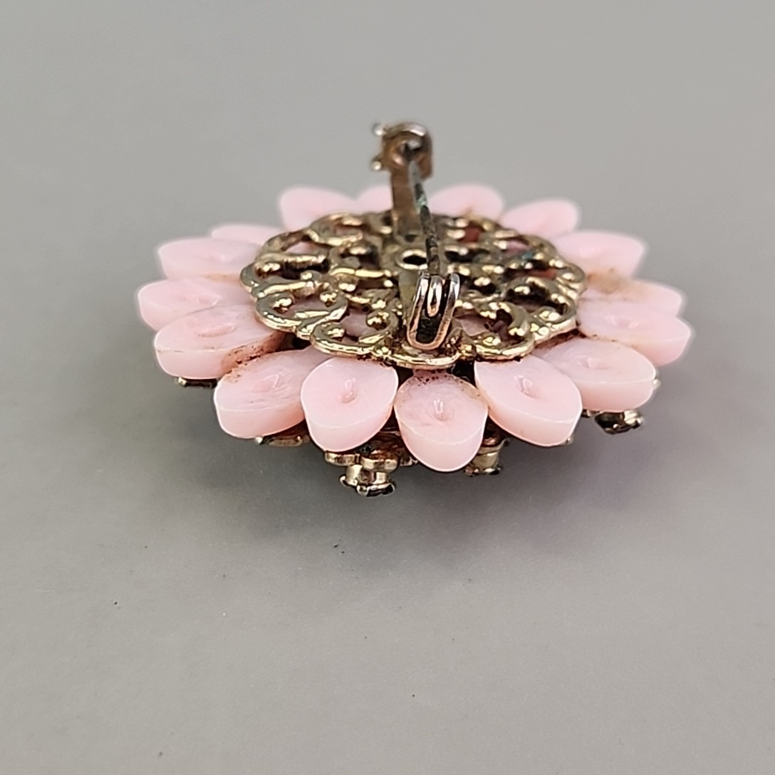 Vintage Flower Brooch Pink Acrylic Rhinestone Gold Tone Layers 1.5″