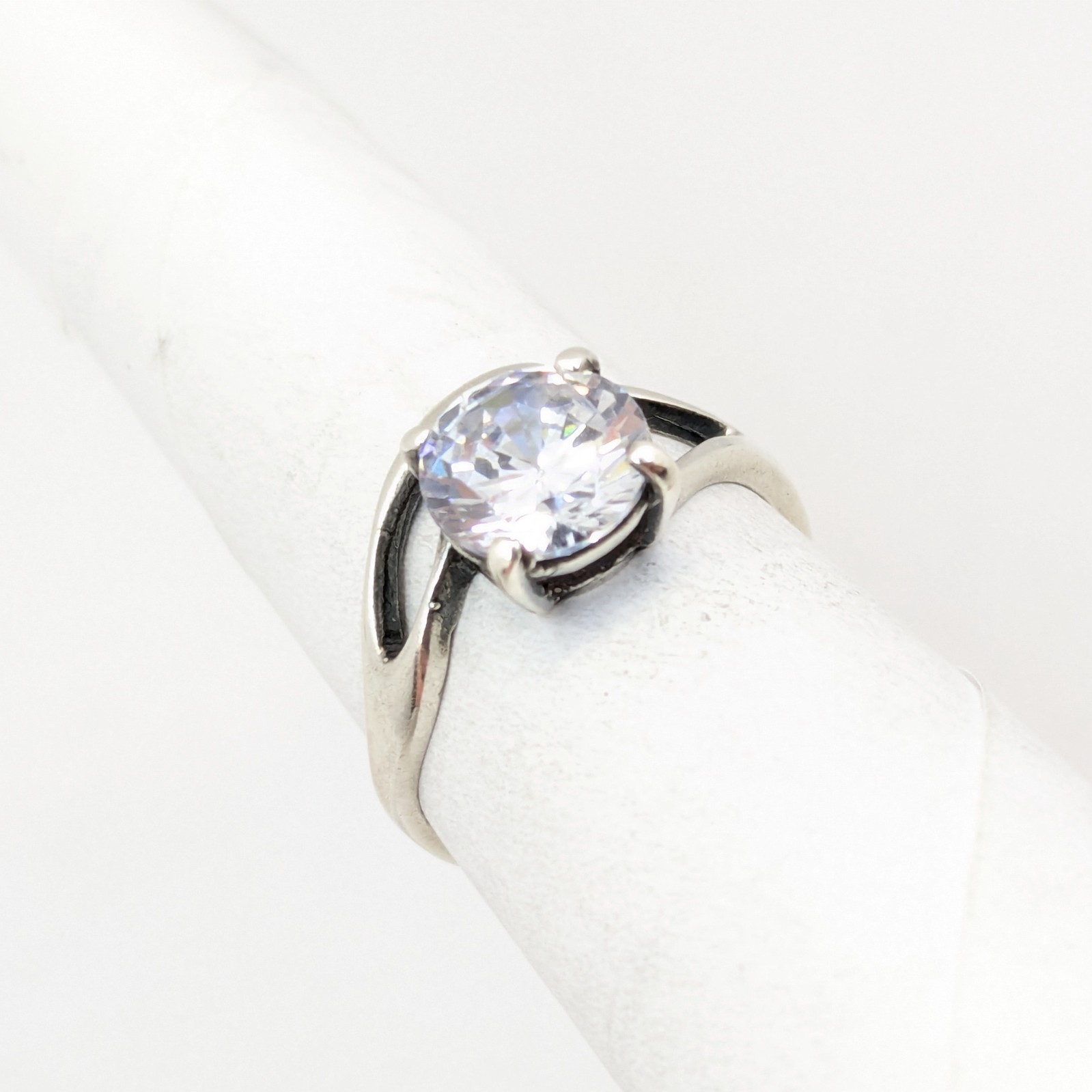 Vintage Elegant RING Silver 925 with Bright Stone-size: 7.5US(17.5mm) Ukraine#16