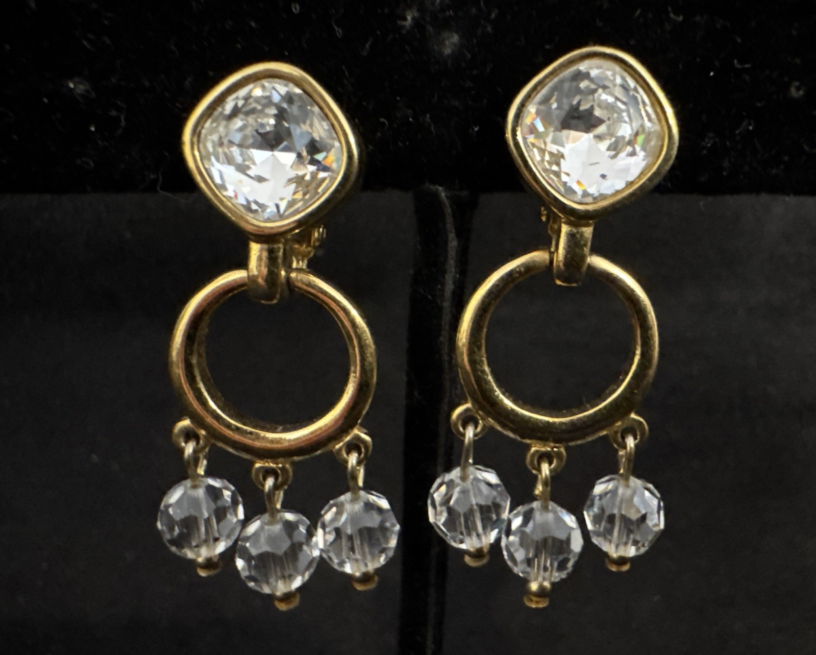 Vintage Swarovski Crystal Rhinestones Gold Tone Teardrop Earrings Clip on