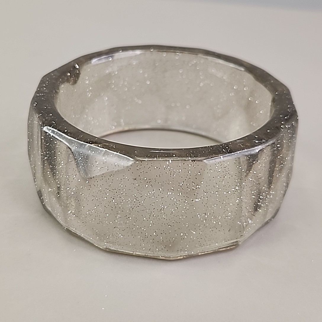 Vintage Lucite Bangle Bracelet Silver Tone Sparkle Glittered 7.5″
