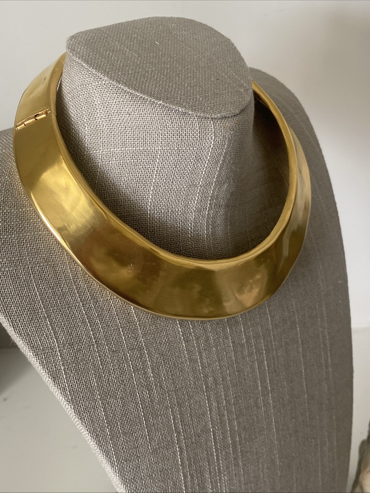 Beautiful Vintage Les Bernard Vogue Egyptian Revival Gold Plate Collar Necklace