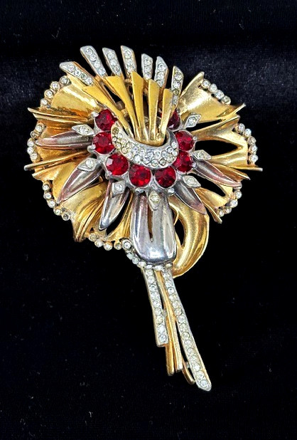 1940s Signed REINAD Gold Plated RED CLEAR CRYSTAL LG Layered FLOWER Pin Brooch