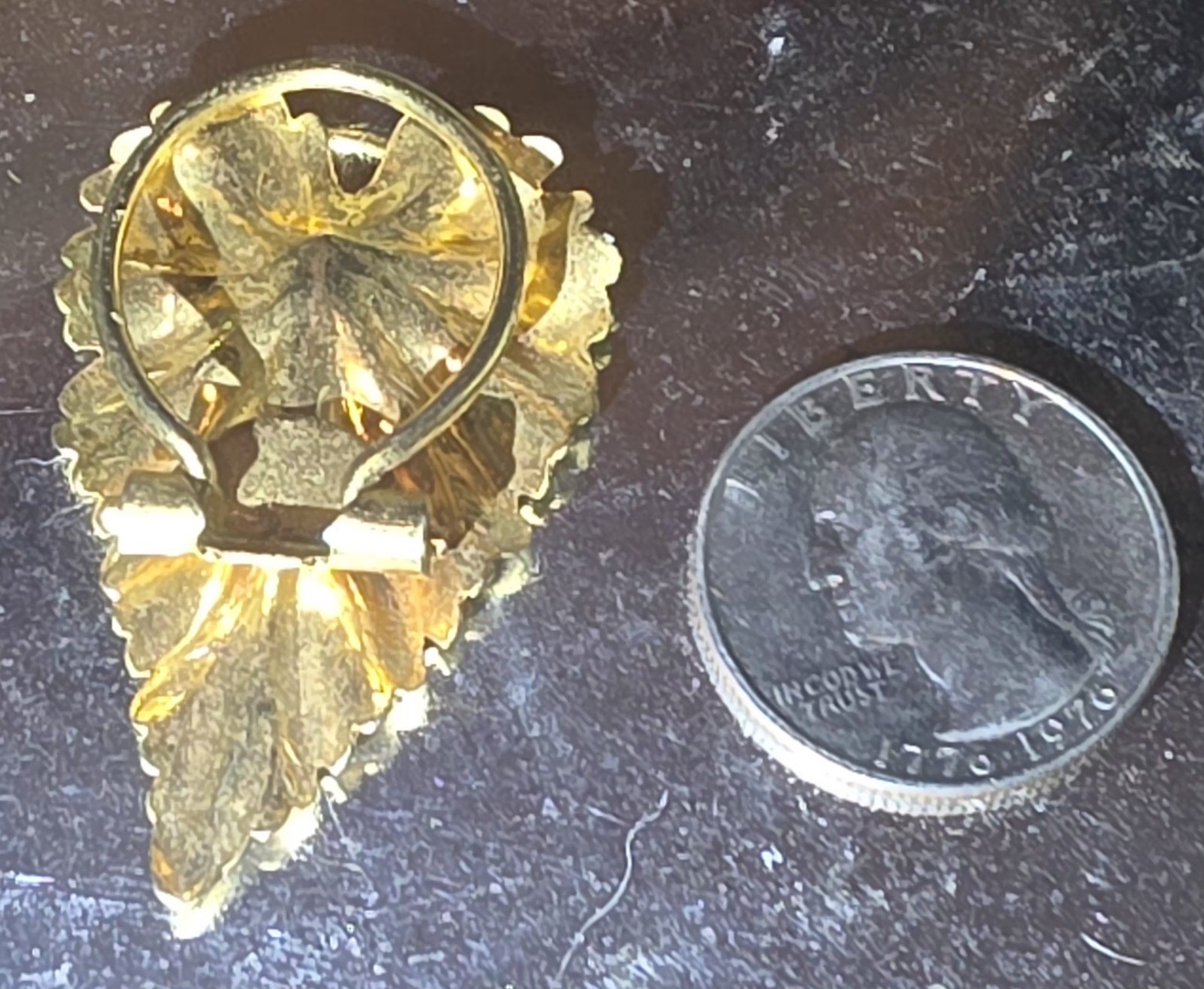 Vintage Gold Tone Leaf Scarf Clip