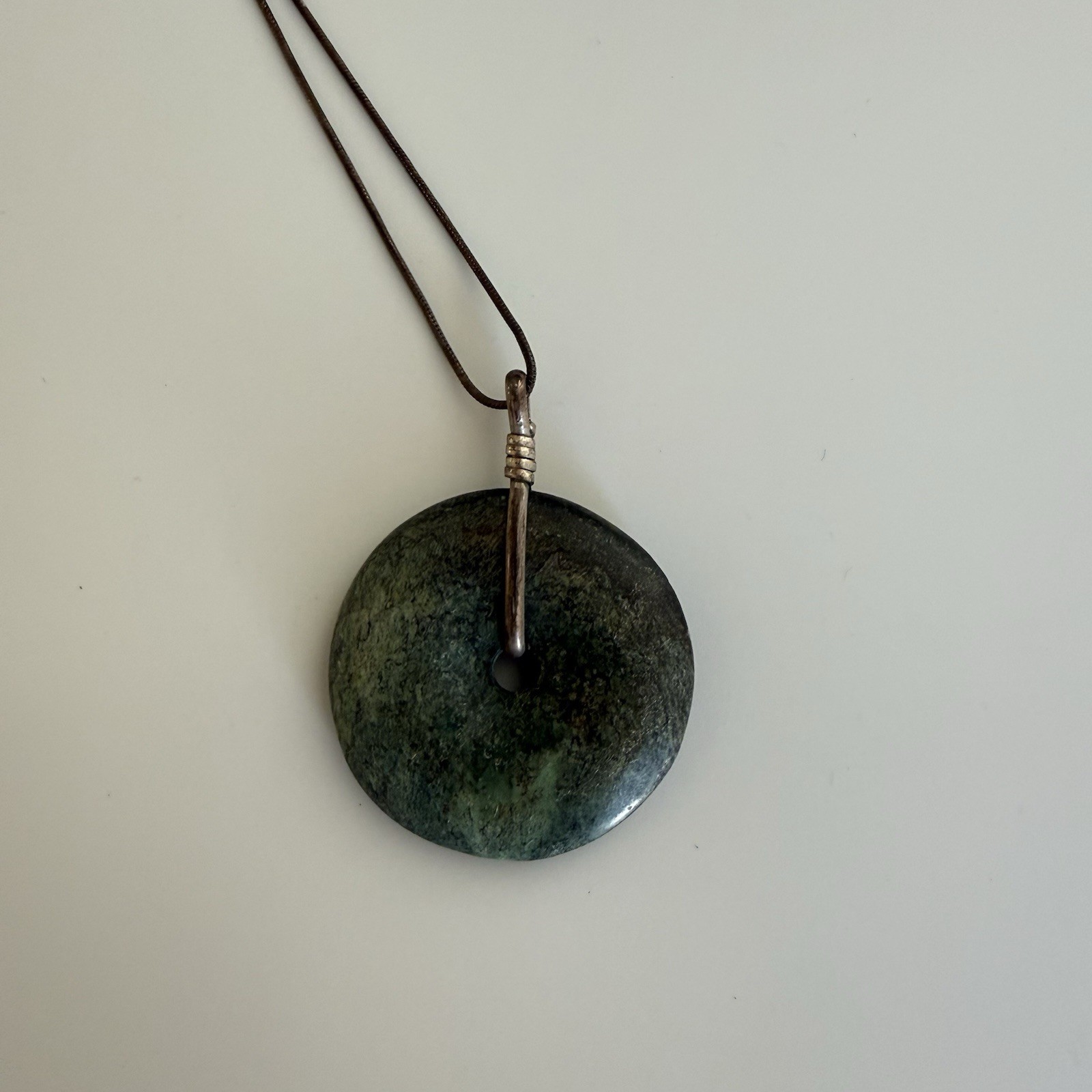 Vintage AGI Snake Chain Necklace Natural Green Gemstone Bi Disc Donut Pendant 16