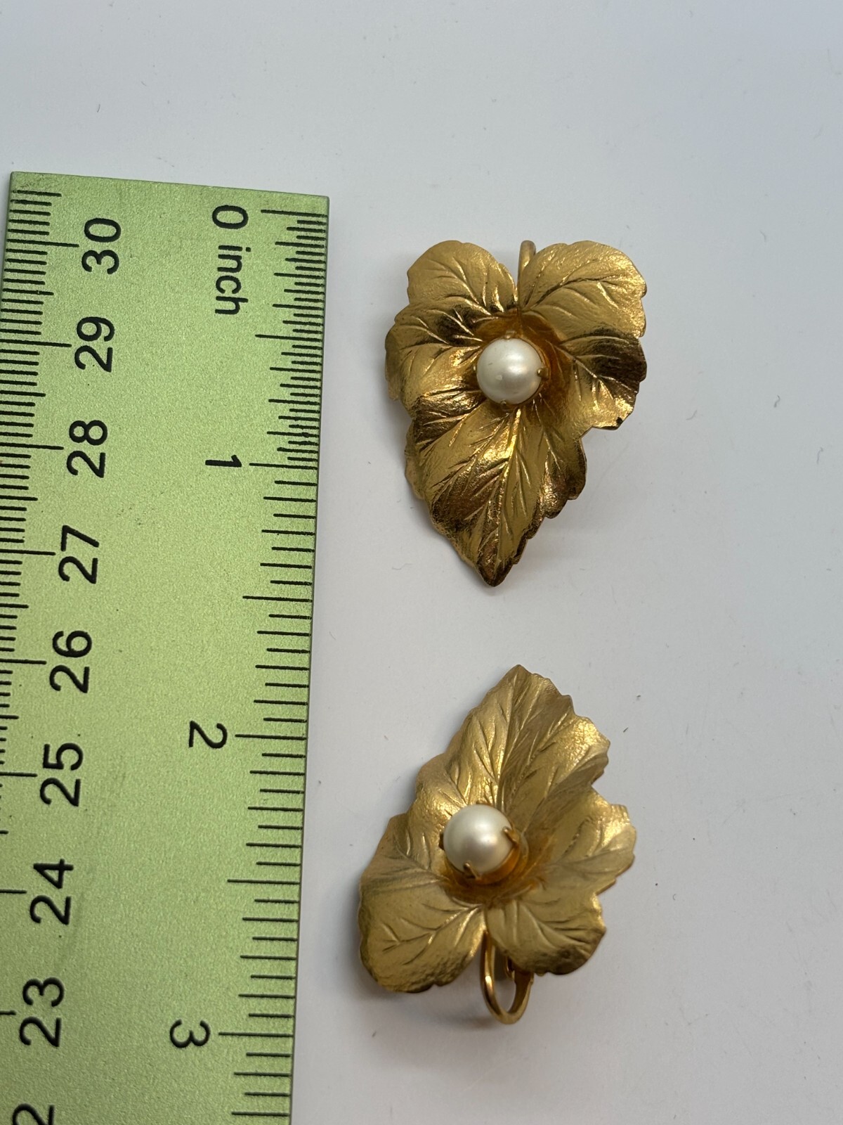 Vintage Earrings Sarah Coventry Stunning Antique Gold Tone Metal Leaves