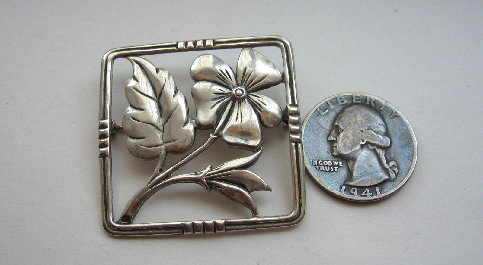 Vintage 925 Sterling Silver Large Ornate Flower Design Brooch Pin 10.9 Grams