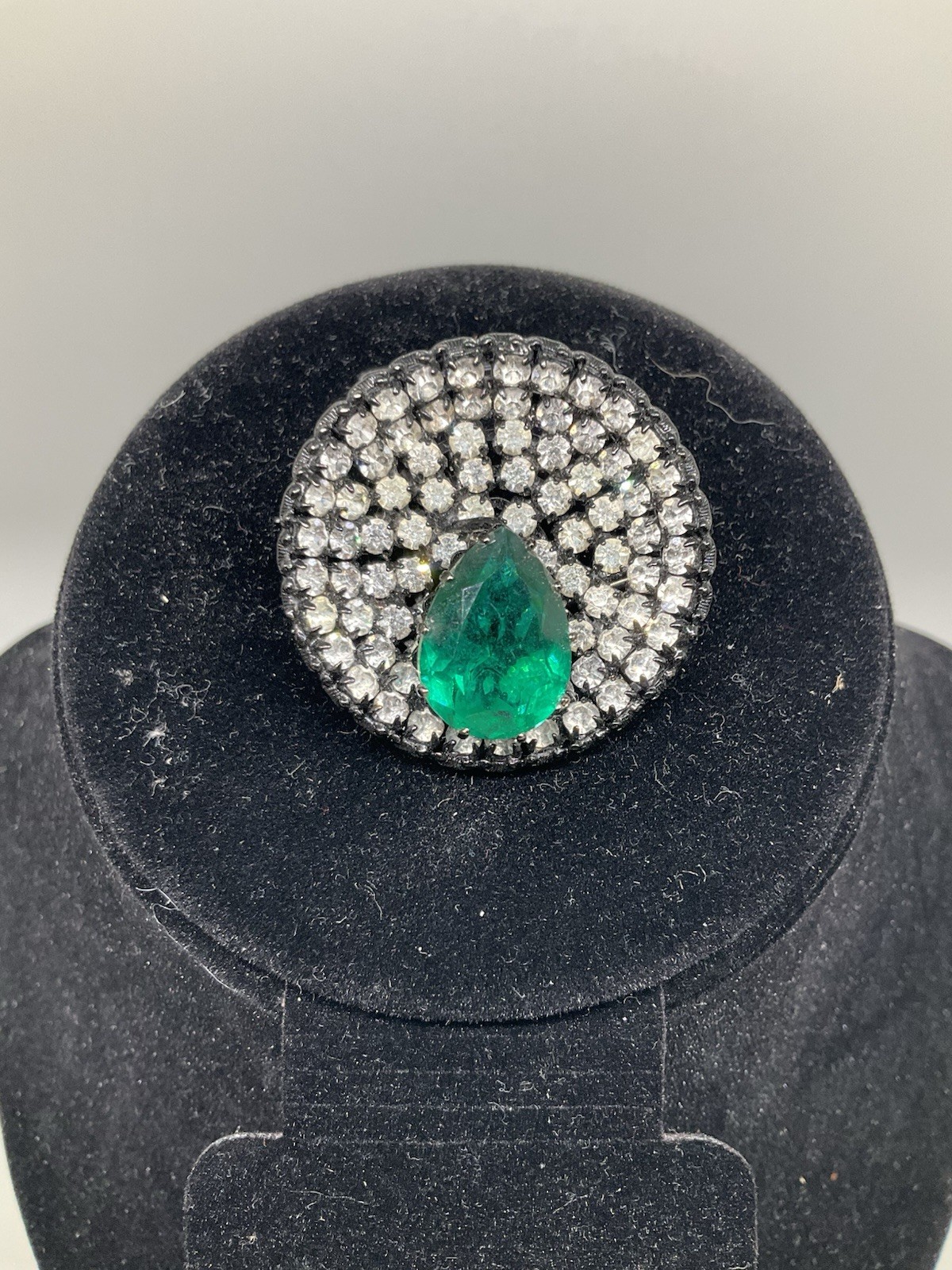 Vtg Made In Austria Green Crystal Rhinestone Round Statement Brooch Pin 1.5”