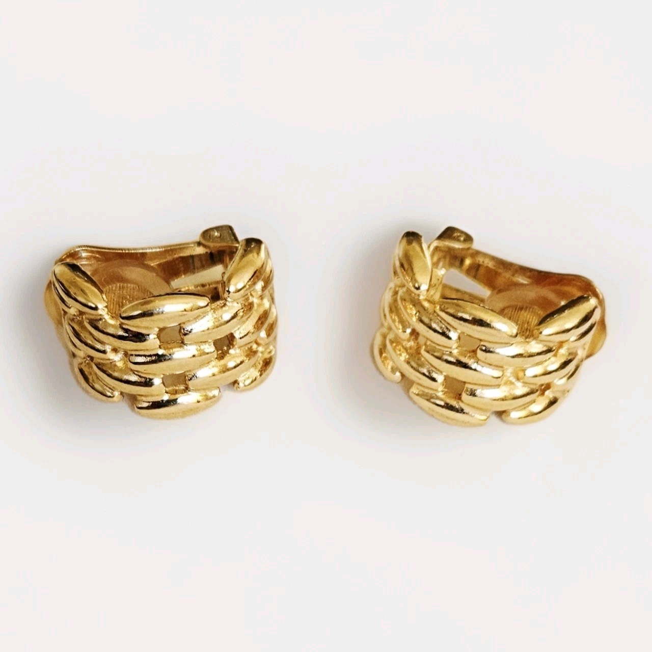 VTG Christian Dior Earrings Gold Plated Chain Basket Weave Half Hoop ClipOn .75″