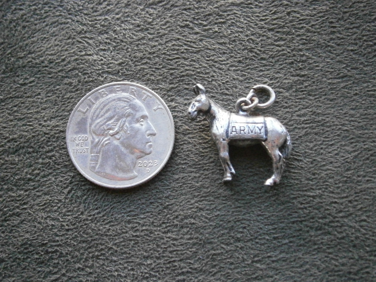 US Army Mule West Point Mascot Vintage Crest Craft Silvertone Charm Pendant 4.6g