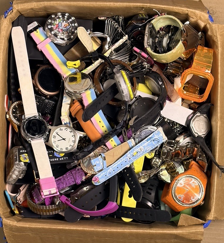 Large Vintage Junk Drawer Watch Lot 17++ Lbs