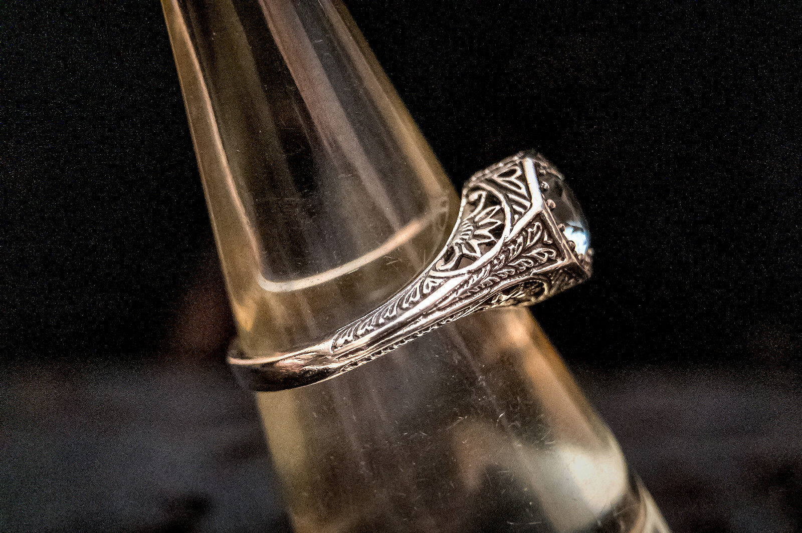 Vintage Sterling Silver Filigreed Openwork Ring with Glass Stone