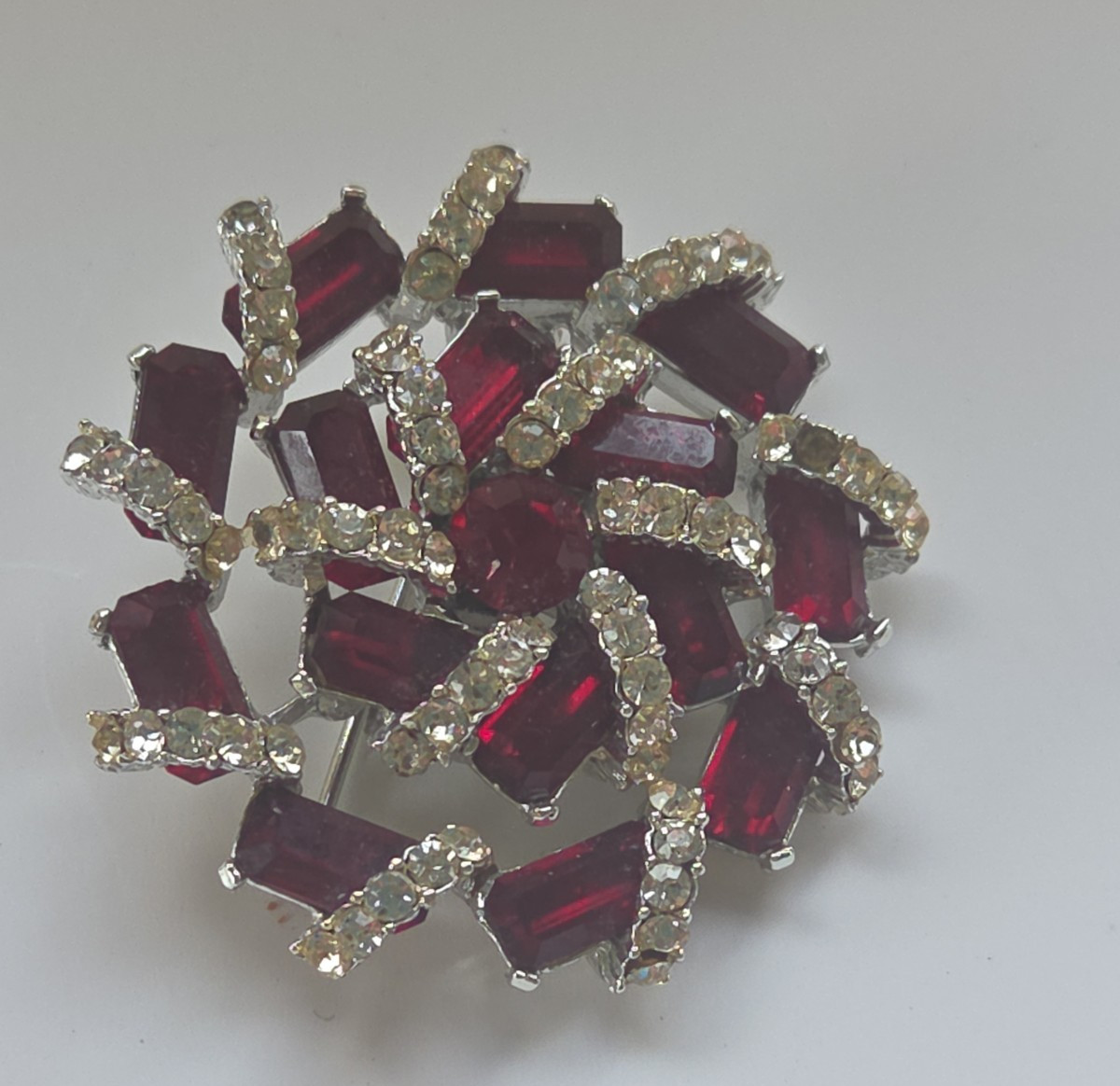 Vintage Ruby Red & Clear Rhinestone Brooch ( Excellent Condition ) 1.5″ Round