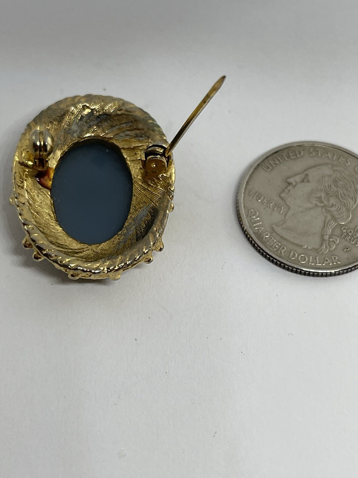Vintage INCOLAY Oval Blue & White Cameo of Cupid & Psyche Pin Brooch