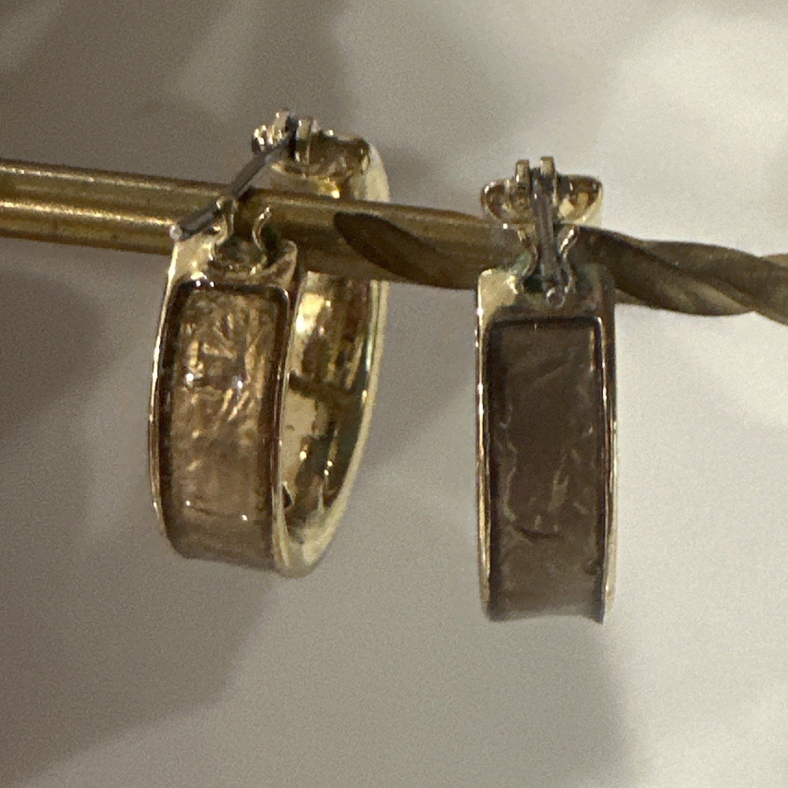 Liz Claiborne “LC” Signed Multi-Colored Glass Stone Gold Hoop Earrings VTG