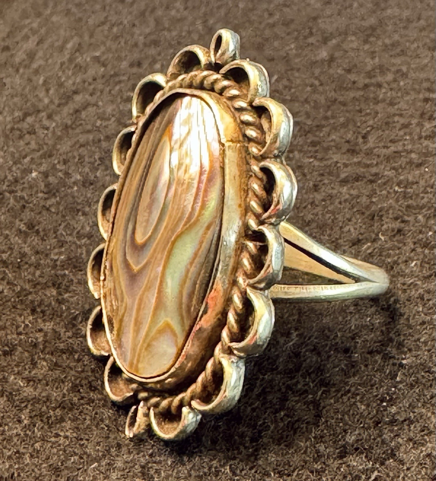 Stunning Vintage Estate Silver Abalone Oval Statement Ring Scalloped Size 7.75