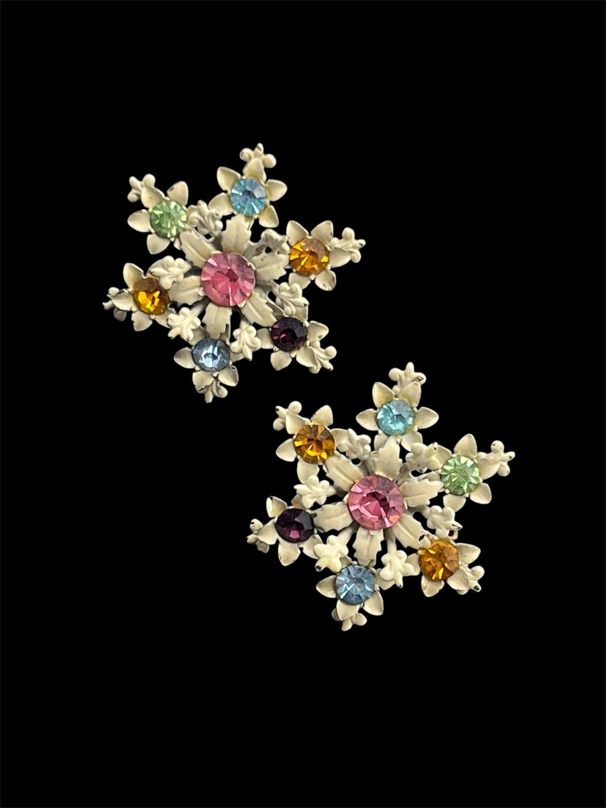 1960’s white enamel colorful rhinestone flower screw back vintage earrings