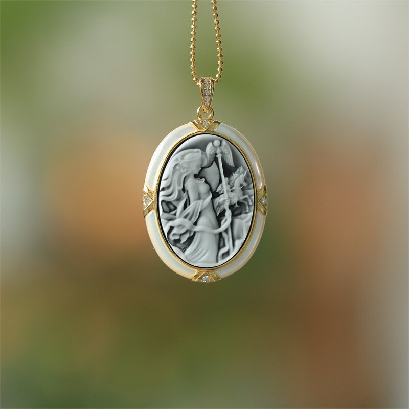 Antique style Cameo Pendant 925 Silver plated Vintage Necklace Estate Jewelry