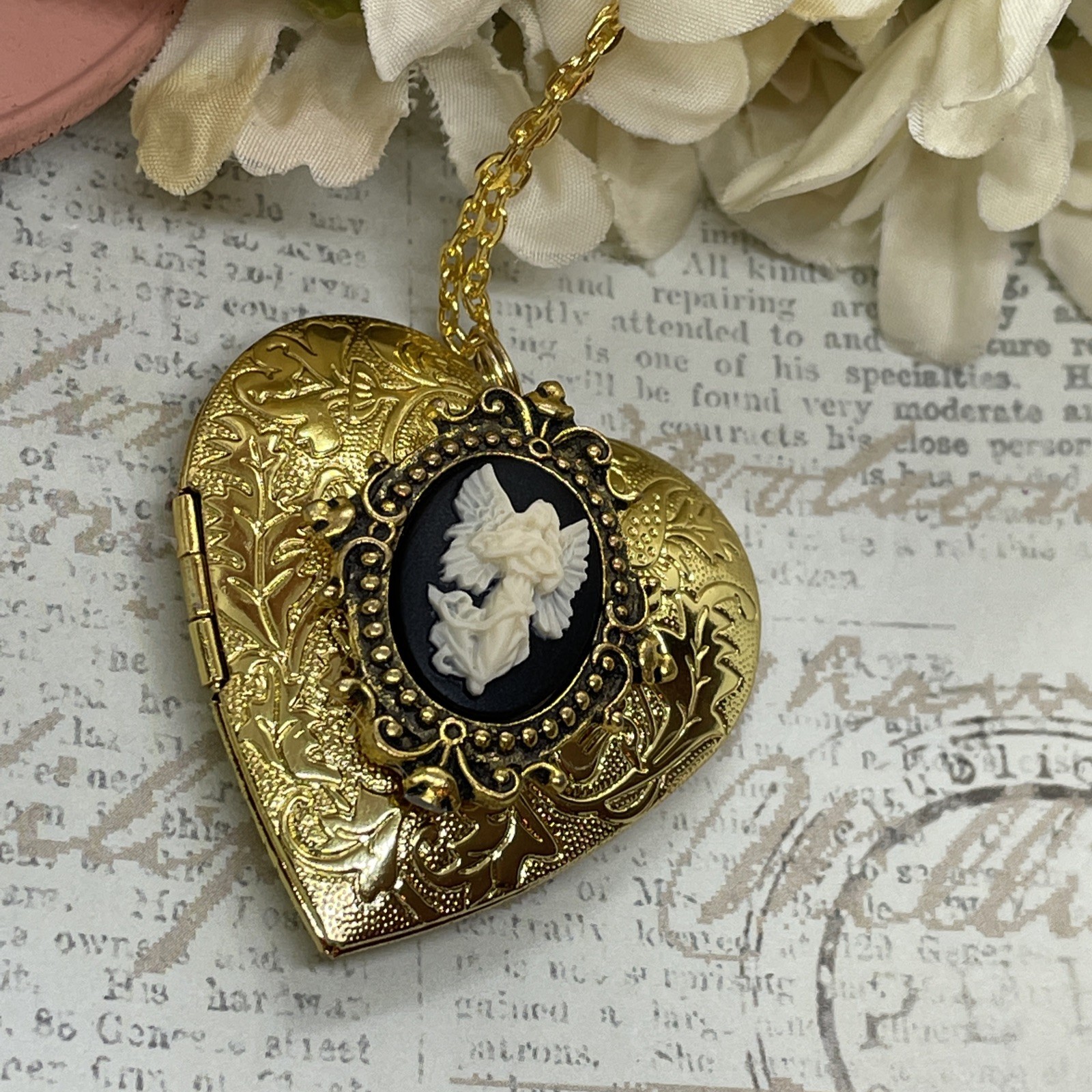 Gold Heart Locket Photo Birthday Anniversary Wedding Cameo Angel Angels Necklace