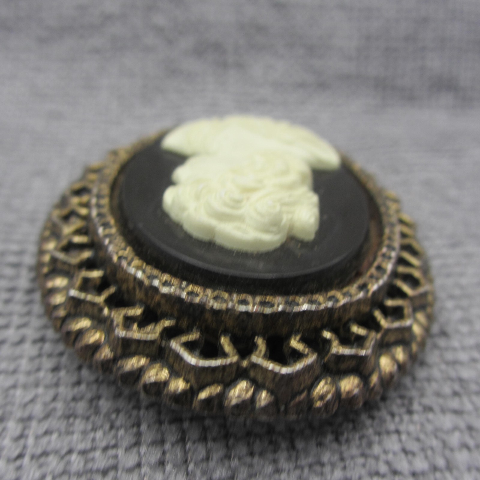 Vintage Cameo Brooch Early Plastic On Black Glass Gold Tone Frame